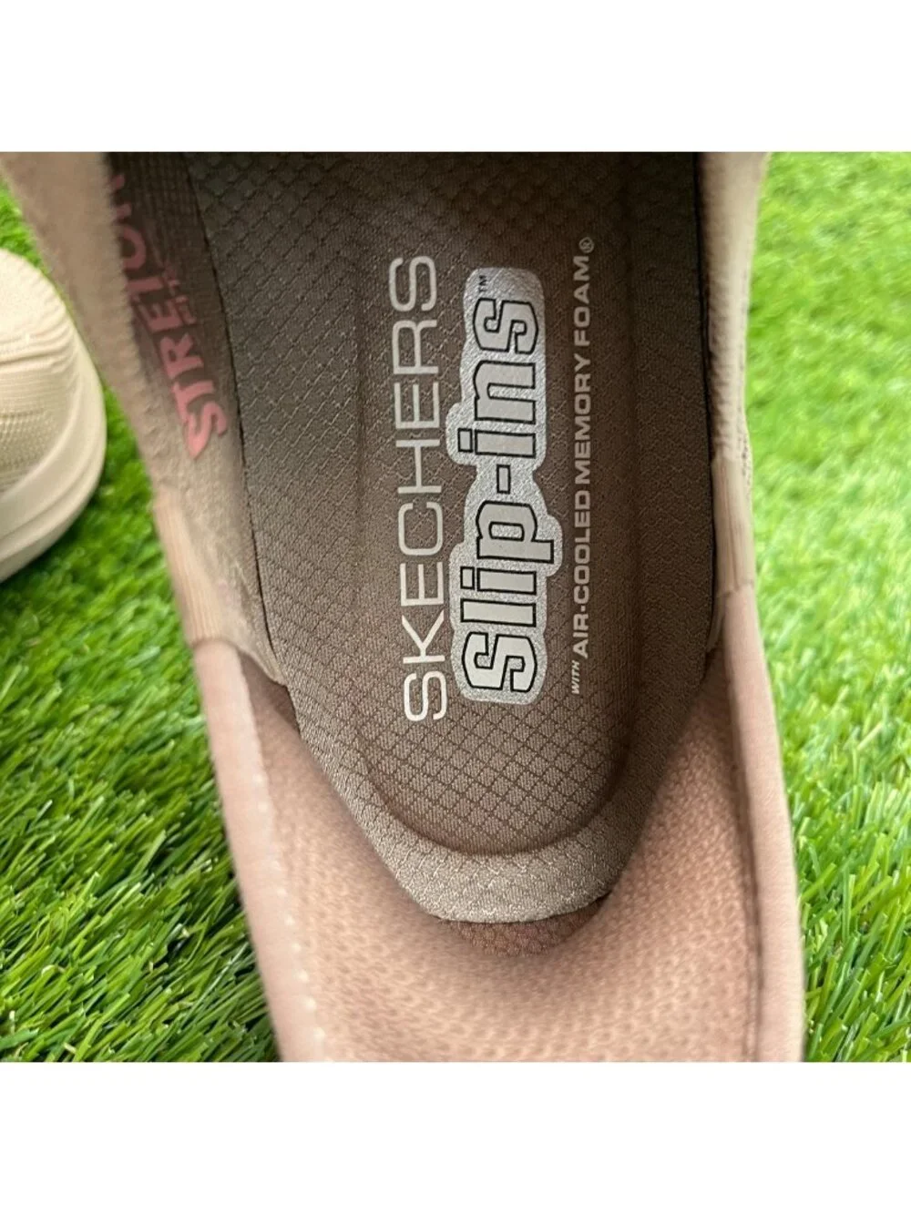 Skechers Ultra Flex 3.0 Pure Color Womens Size 8 Taupe Athletic Shoes Sneakers